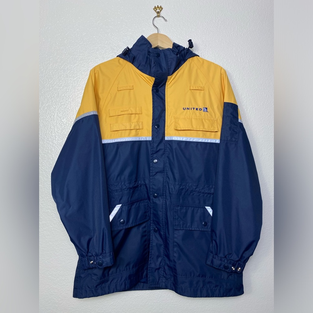 United Airlines Coat Mens Small Blue Yellow Jacket Employee Work Uniform